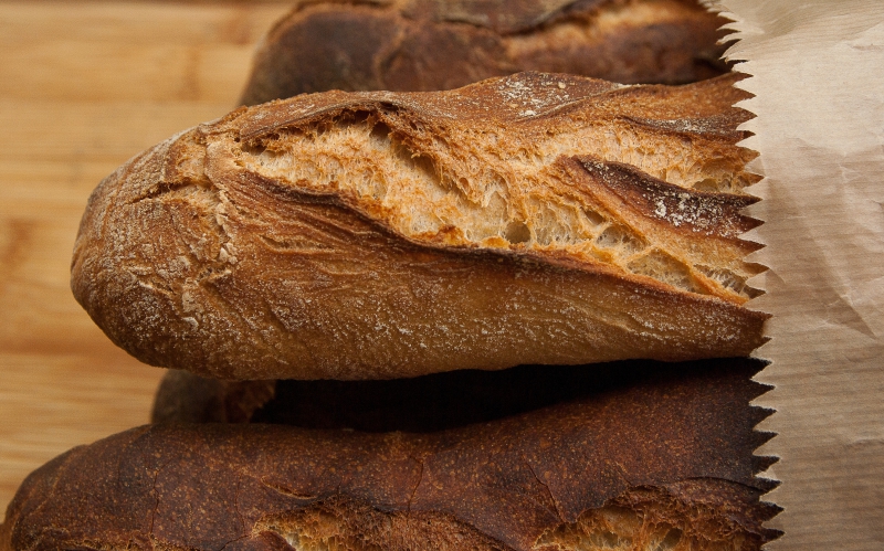 boulangerie-VALLAURIS-min_dish-food-baking-cuisine-bread-bakery-399077-pxhere.com