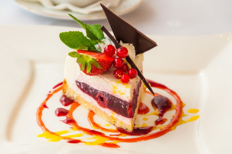 boulangerie-VALLAURIS-min_the_cake_dessert_eating_bun_colorful_sweet_dish_taste_cake_with_cream-941034